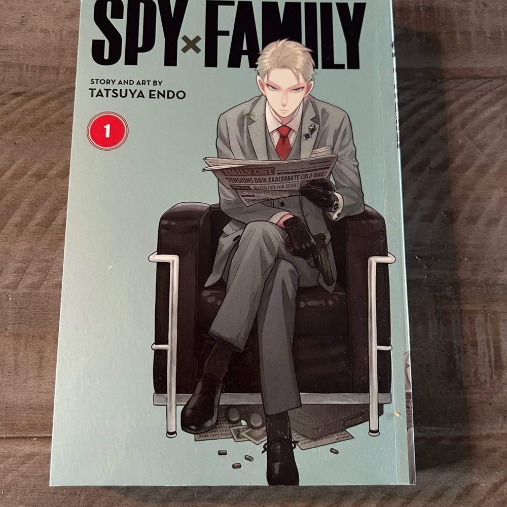 Spy x Family Manga Volume 1 Story & Art by Tatsuya Endo [Brand New]